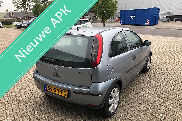Opel Corsa 1.2-16V Essentia