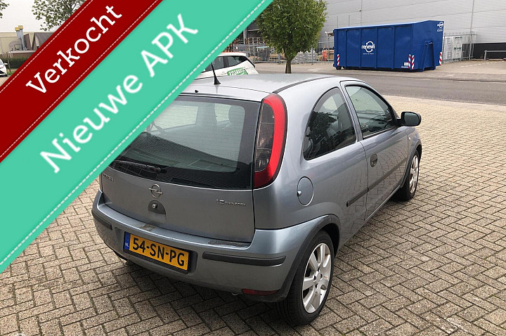 Opel Corsa 1.2-16V Essentia